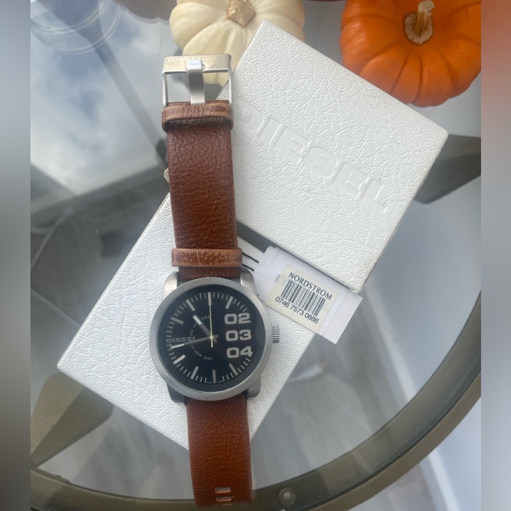 Diesel DZ-1513 Men's Watch with Leather Band